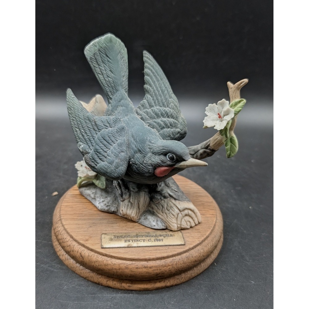 London Ed D Day Huia Bird Extinct 1907 Limited Edition Porcelain Figurine 1469